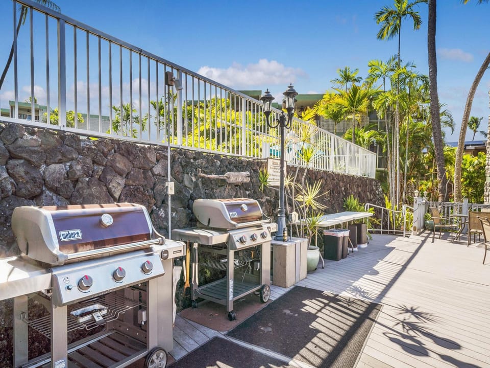 Easygoing BBQ space perfect for casual island dining