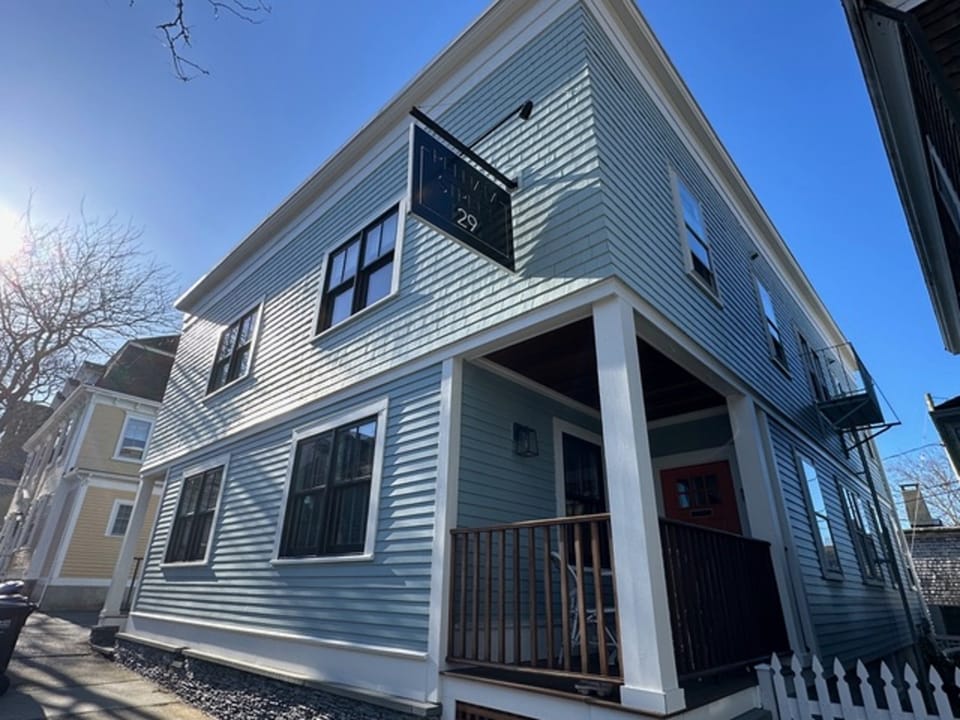 29 Pelham Street - Common Area Deck on Pelham St
