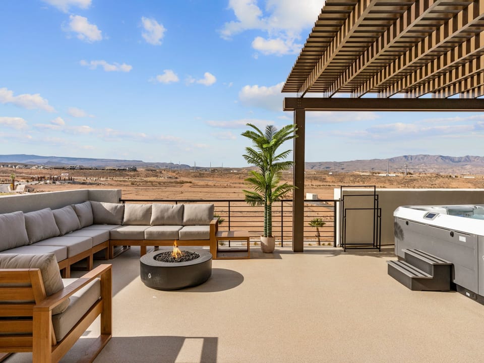 Private Hot Tub + Fire Table