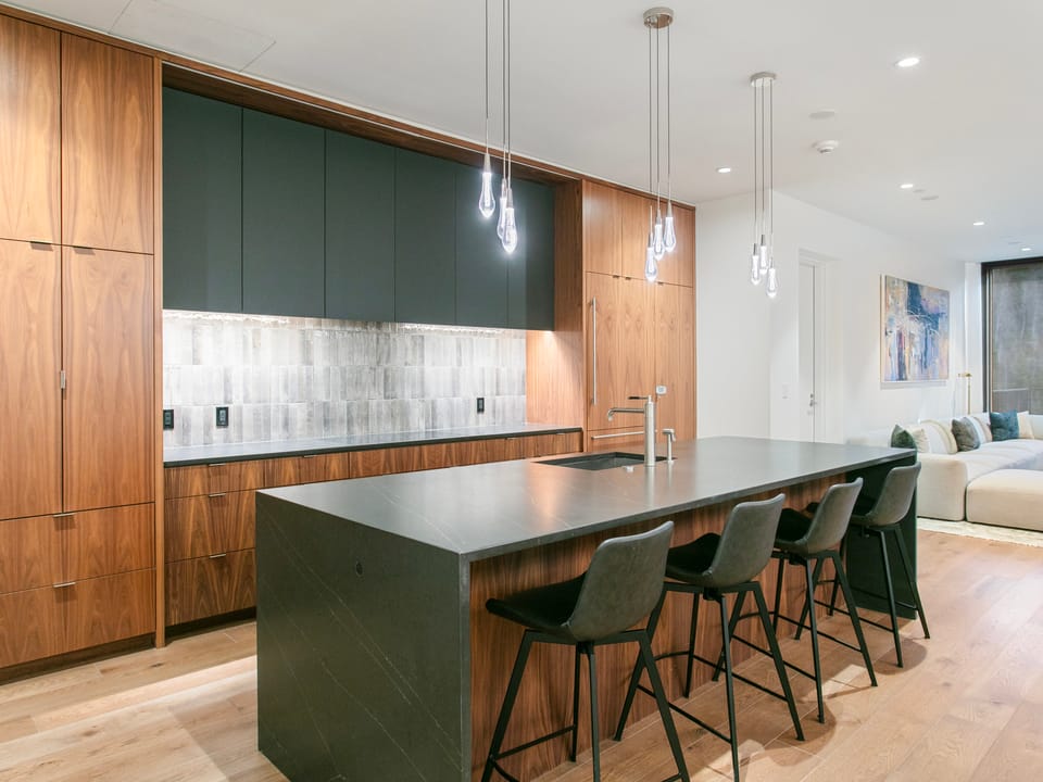 Deer Valley Retreat Ski-in/Ski-out w/Pool Apartment in Park City