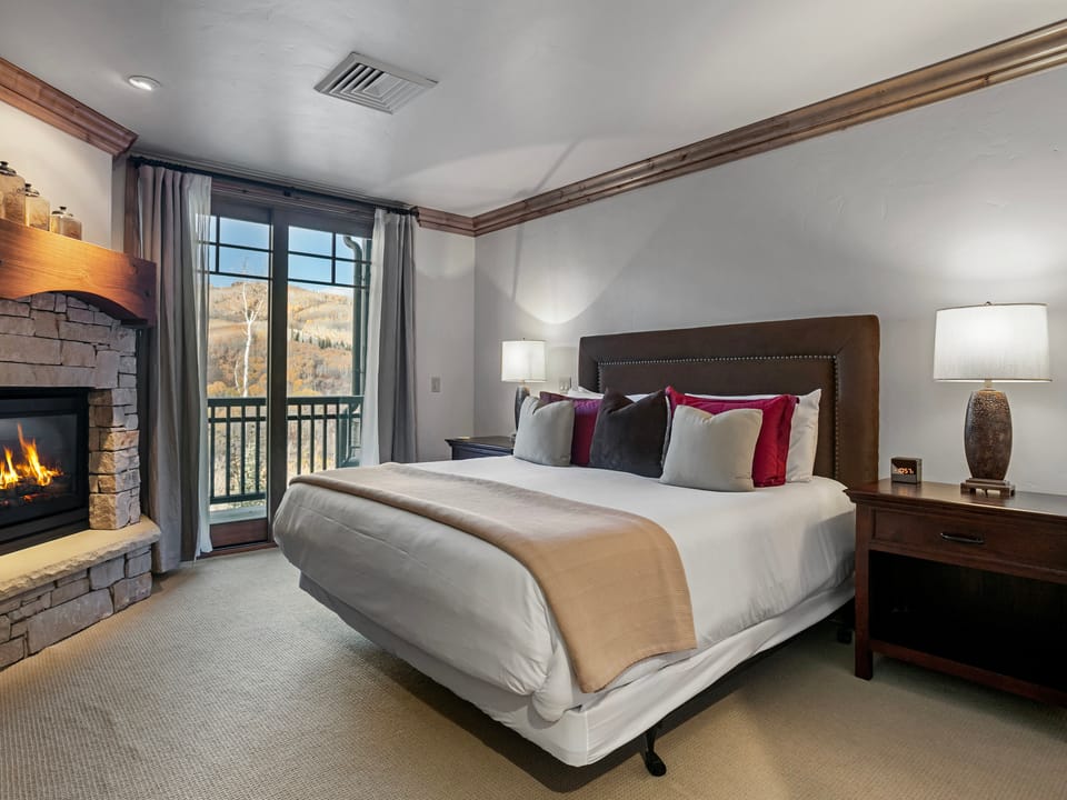 Ski-In/Ski-Out Retreat | Hot Tub + Bunk Room Apartment in Park City