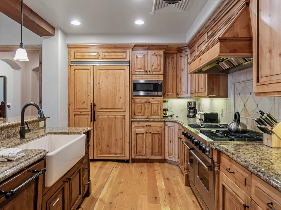 Ski-In/Ski-Out Retreat | Hot Tub + Bunk Room Apartment in Park City