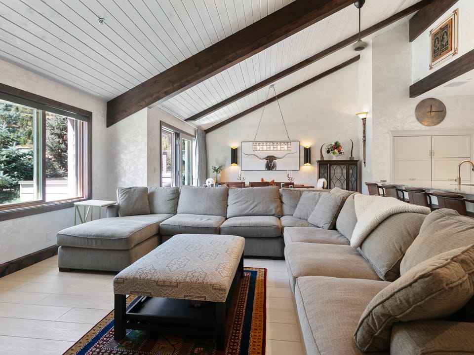 Cozy Ski Condo with Private Hot Tub Apartment in Park City