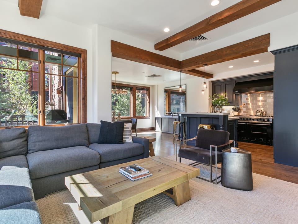 Ski-In/Ski-Out 3BR Deer Valley Retreat Apartment in Park City