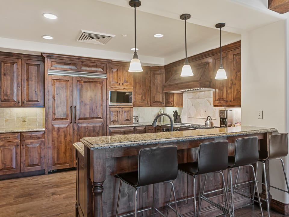 Ski-In/Ski-Out 3BR Deer Valley Retreat Apartment in Park City