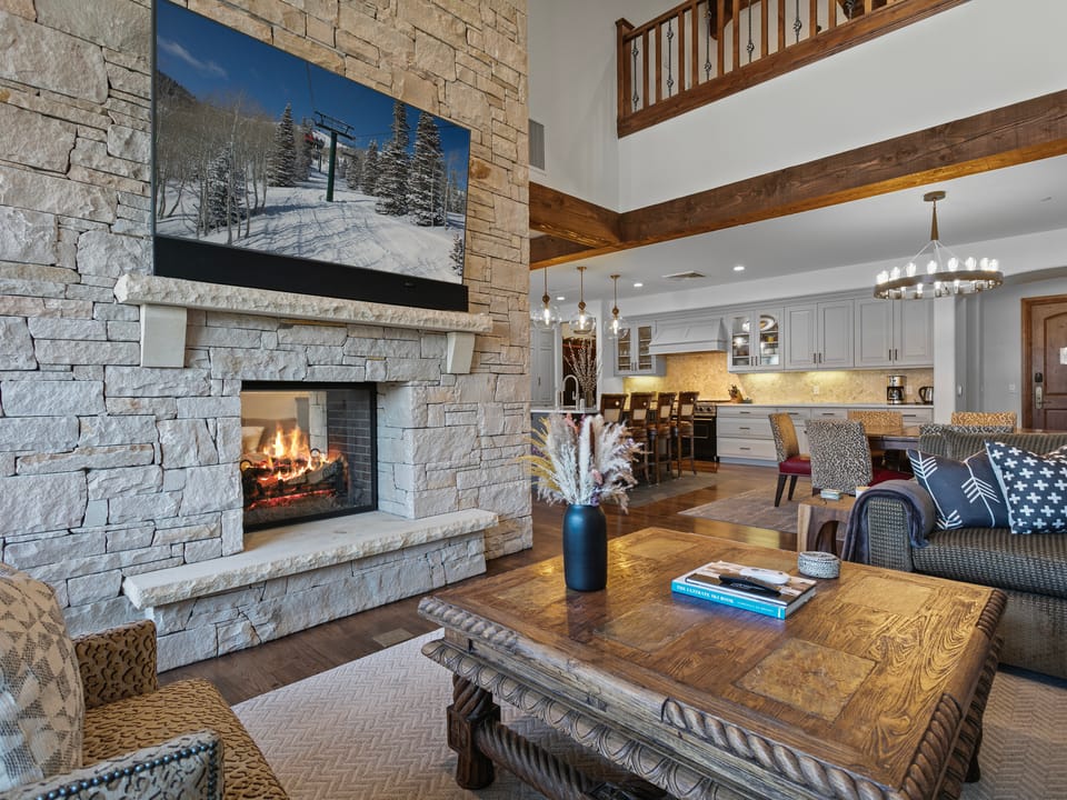 Ski-In/Ski-Out 4BR Deer Valley Retreat Apartment in Park City