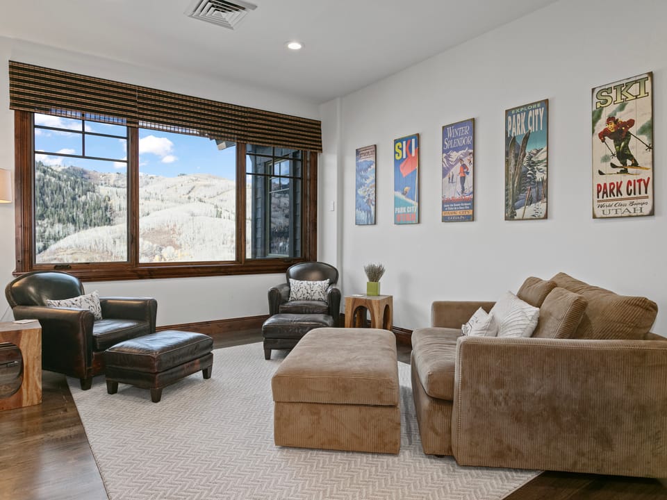 Ski-In/Ski-Out 4BR Deer Valley Retreat Apartment in Park City