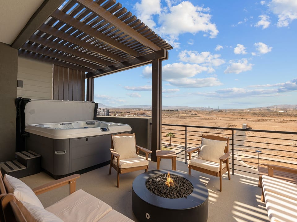 Private Hot Tub + Fire Pit