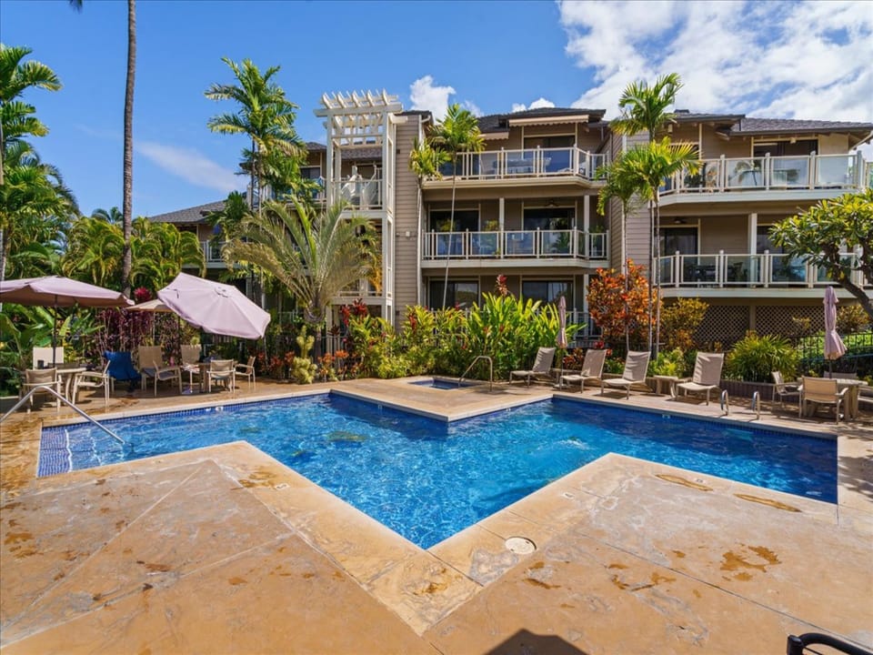 Enjoy one of two pools nestled within Wailea’s peaceful setting