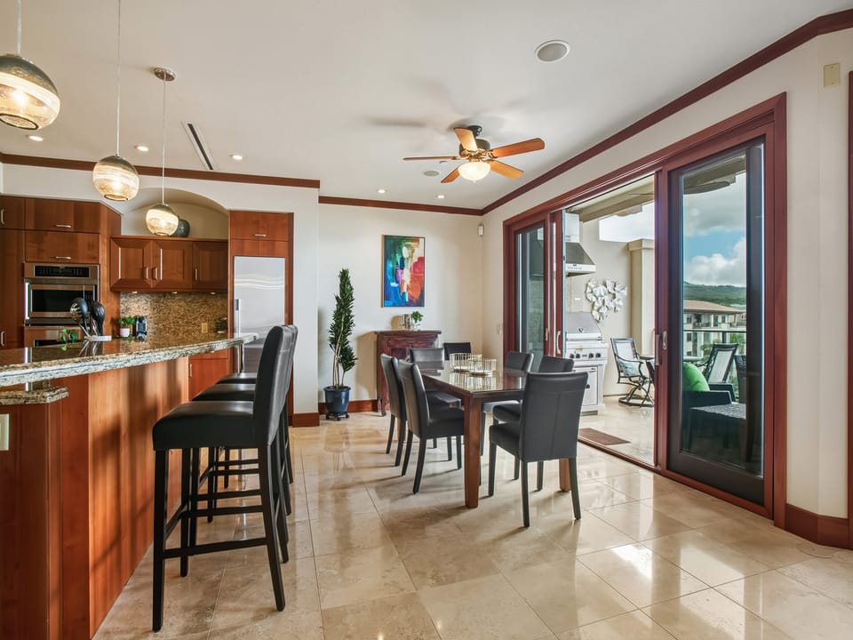 Dining with natural light and effortless island style