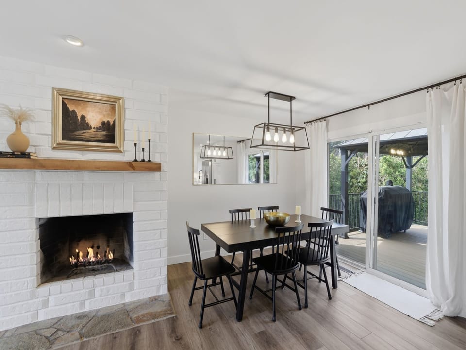 DINING SPACE