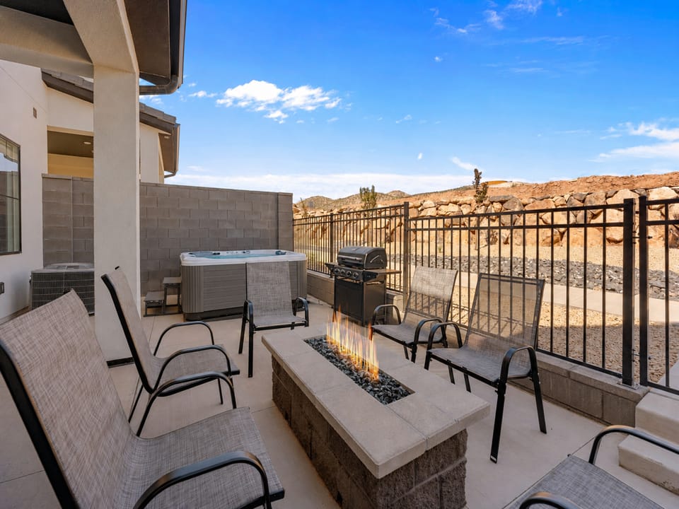 Private Hot Tub + Fire Table