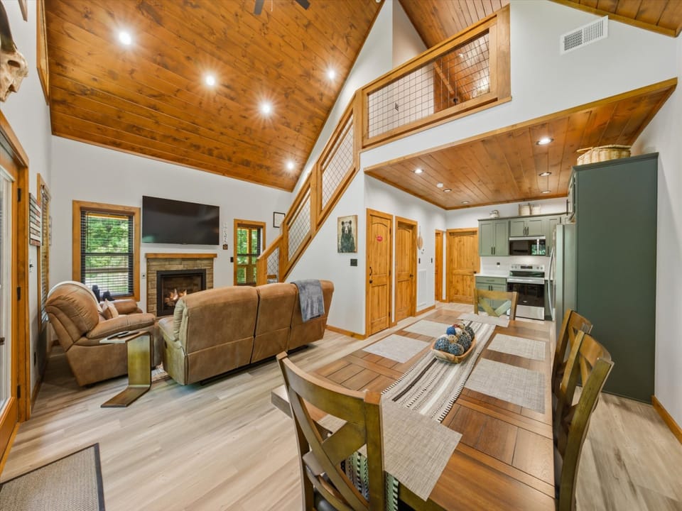 18-544-Wiley-Oakley-Dr-Gatlinburg-TN-18