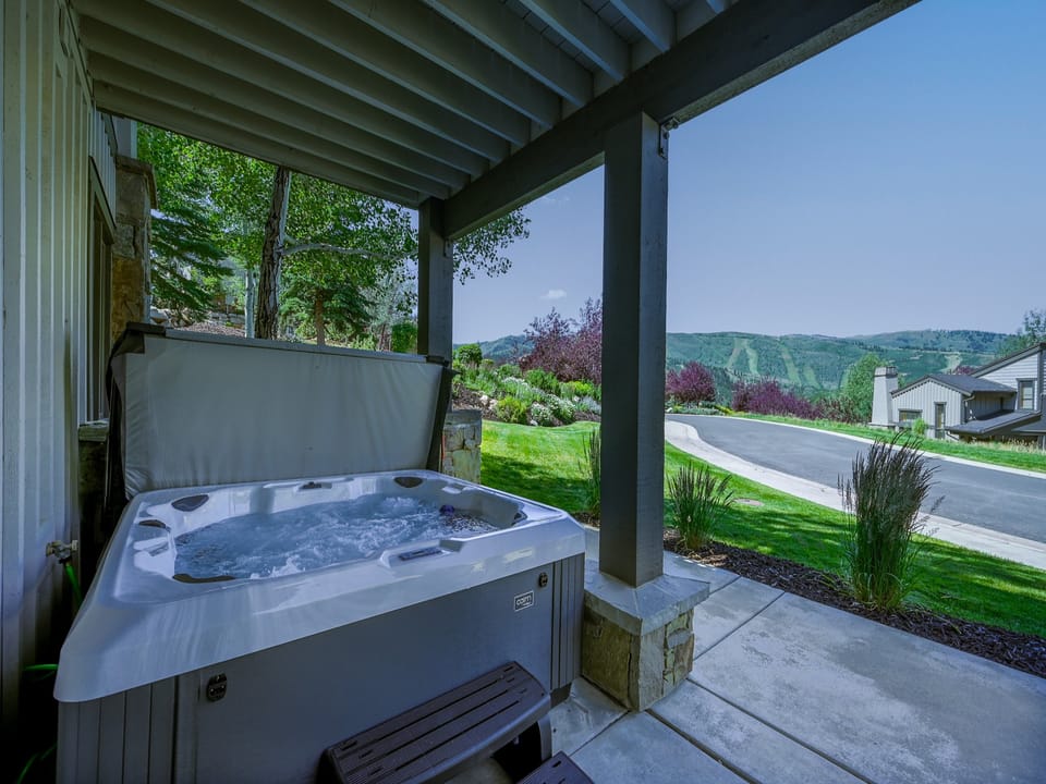 Private hot tub