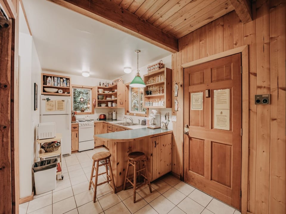 The entry way looking in to the kitchen