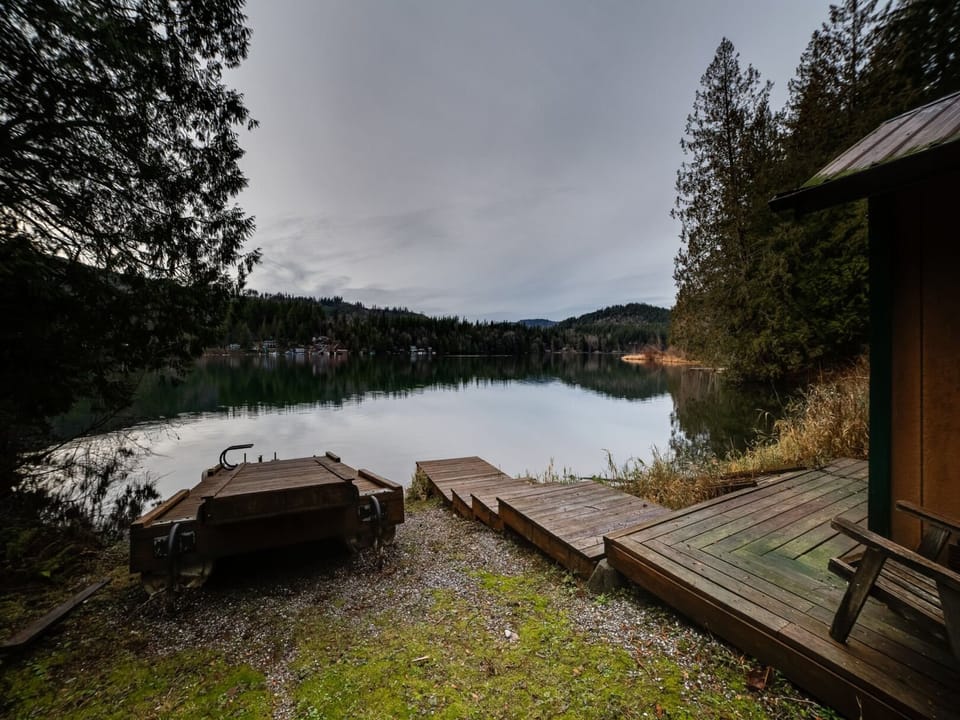 Dock access to Silver Lake