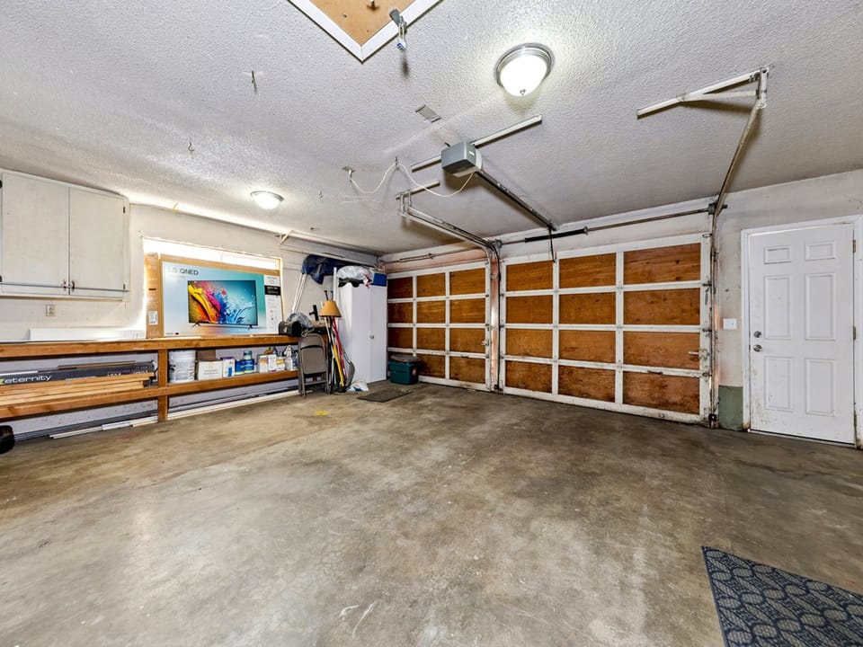2 Gar Garage