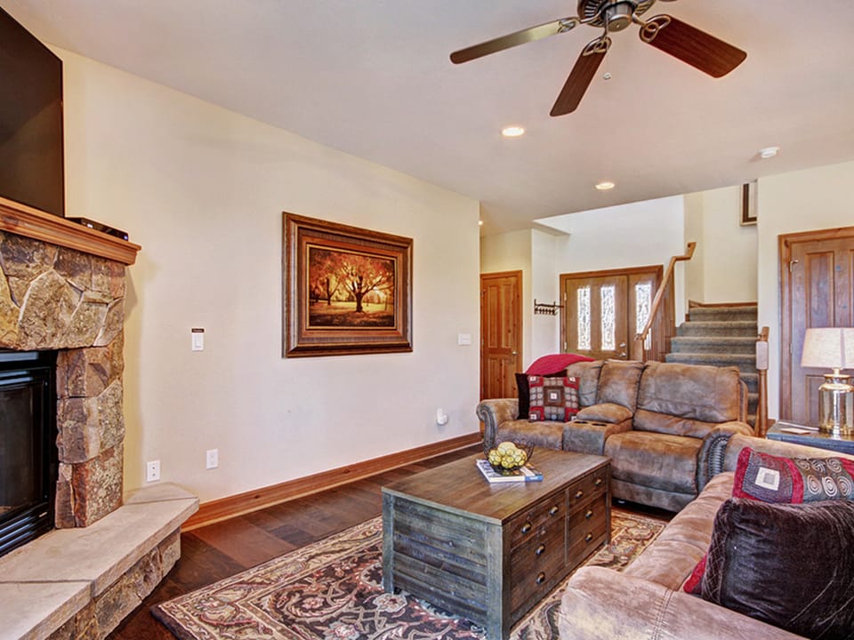 Living Room - Highland Greens 93 - Breckenridge Vacation Rental