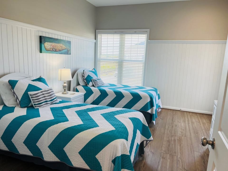 Lower Level Bedroom - 2 Twins