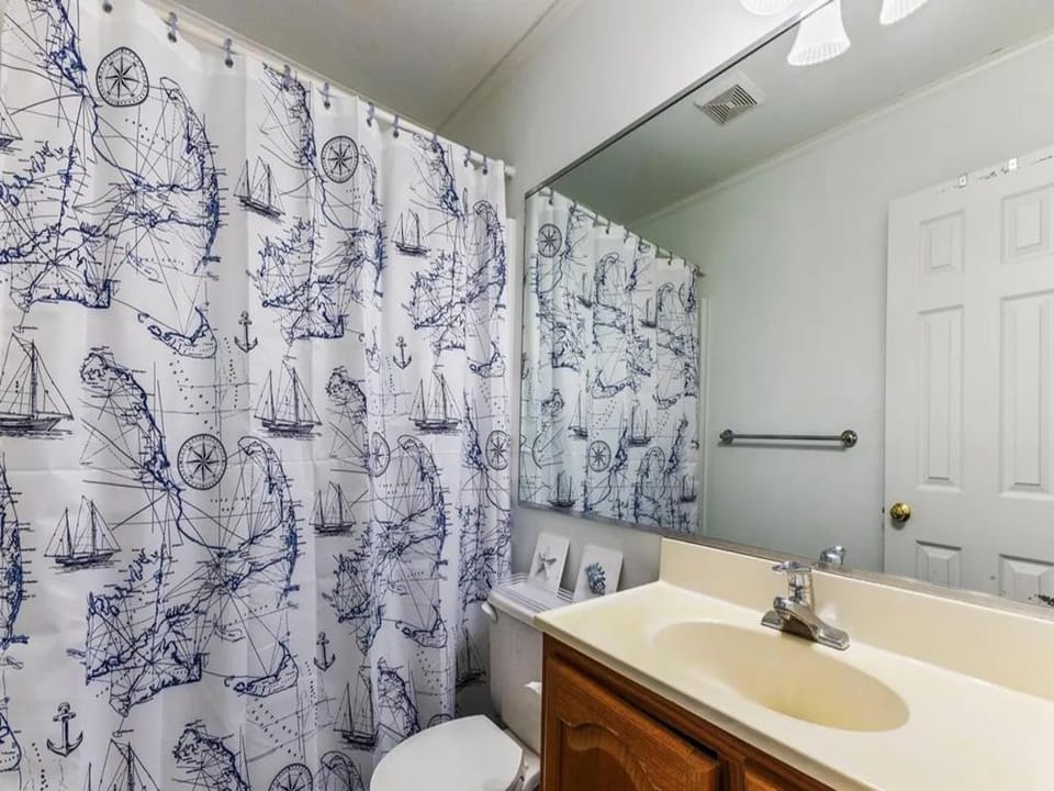 Bathroom connected to Bedroom