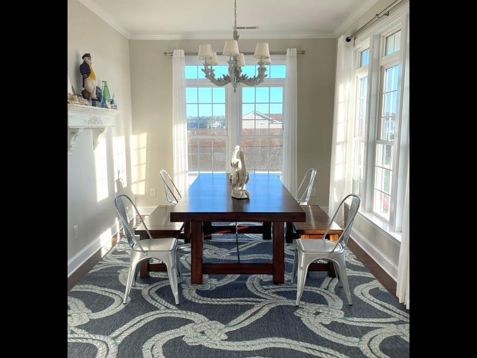 Upper Level Dining Area