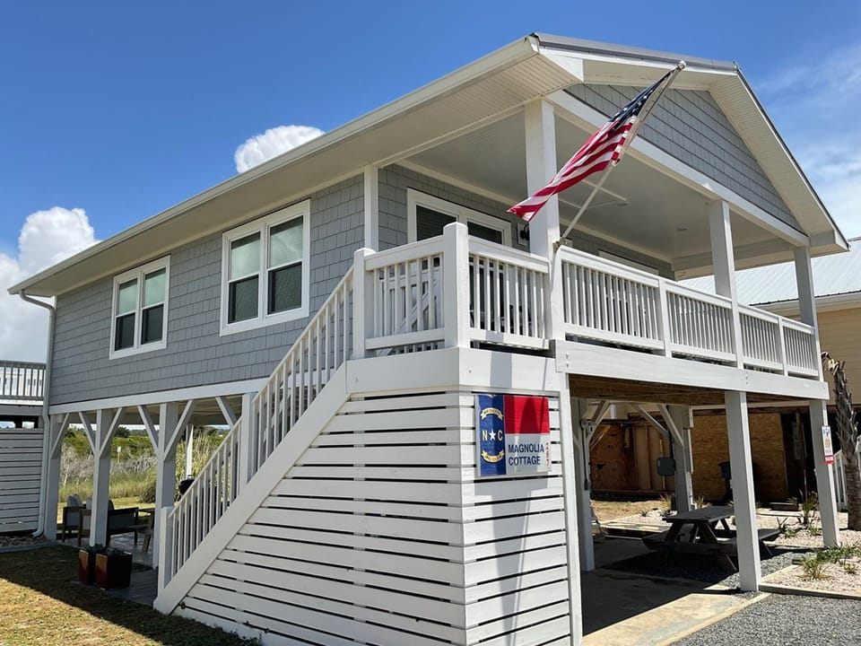 Magnolia Cottage Front & Side View 2