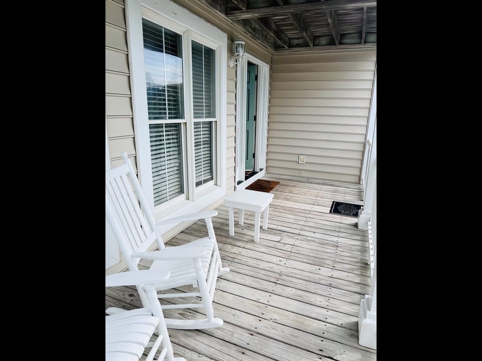 Lower Level Front Deck