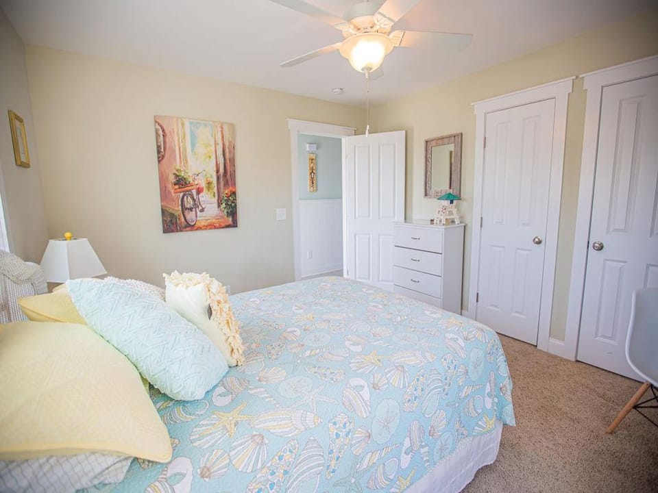 Queen Bedroom Lower Level