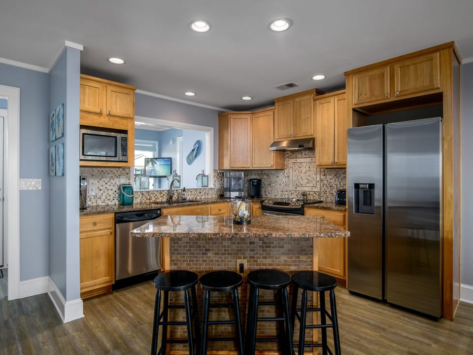 Kitchen (91KB)