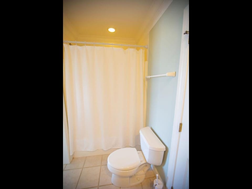 Connected Bathroom Between Bedroom 2 and 3