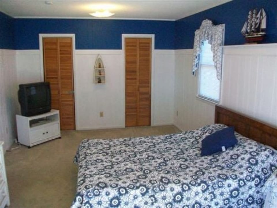 King Bedroom with Day Bed