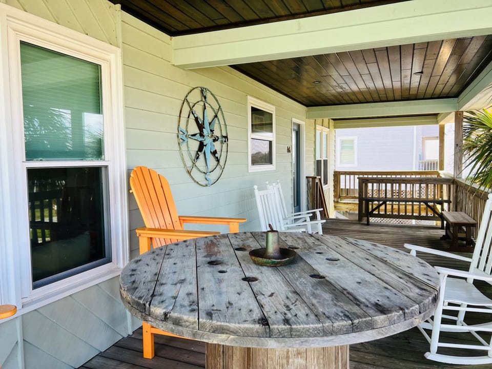 Streetside Deck