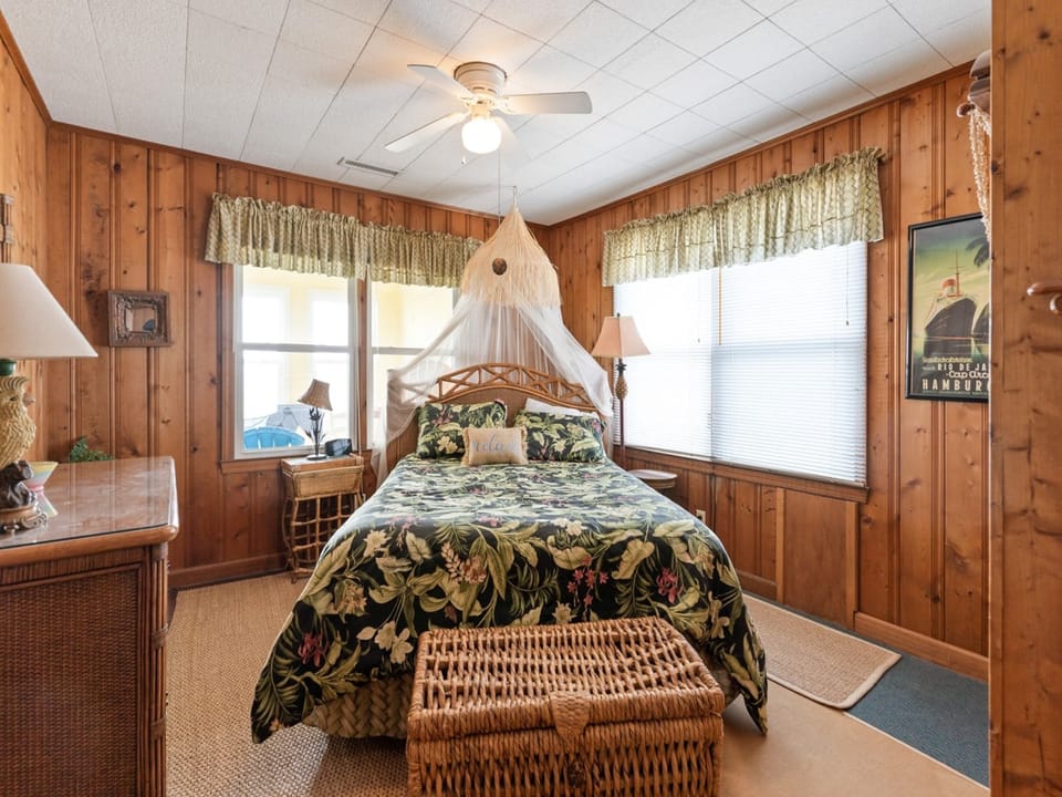 Bedroom Oceanside