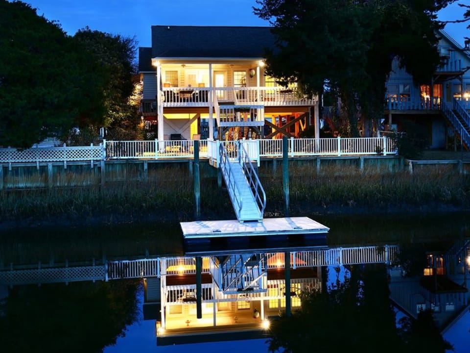 Twilight Back Exterior