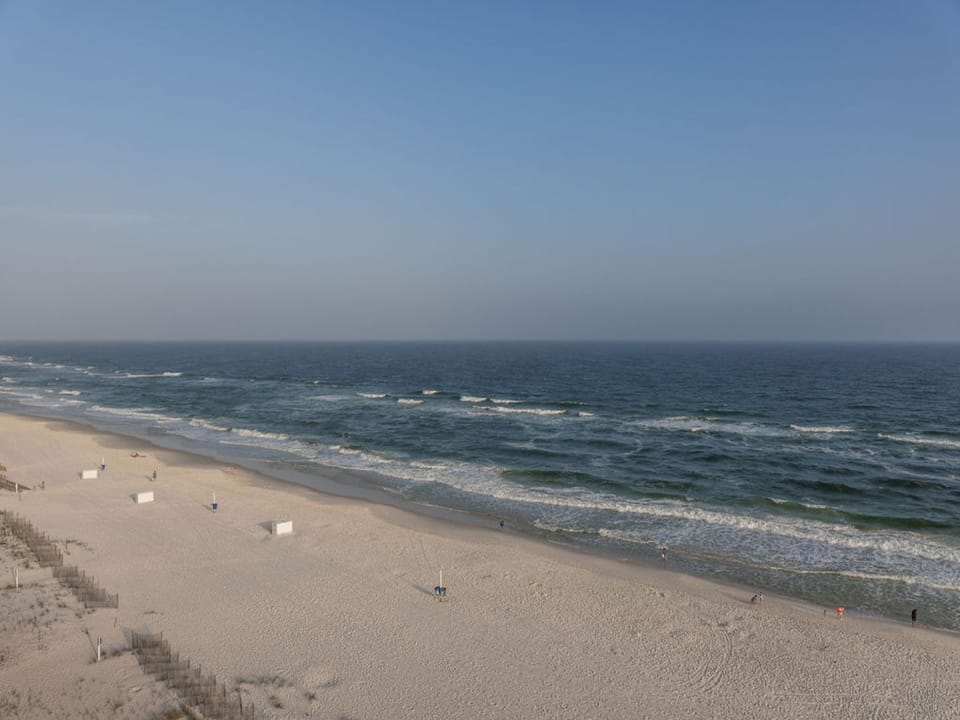 Where the horizon meets infinity—endless Gulf views that captivate the soul. ???
