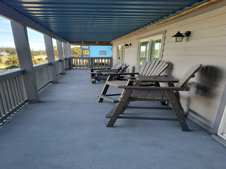 A large balcony is provided which features comfortable, polywood furniture. Enjoy relaxing on the balcony watching the beautiful landscapes of Little Lagoon.