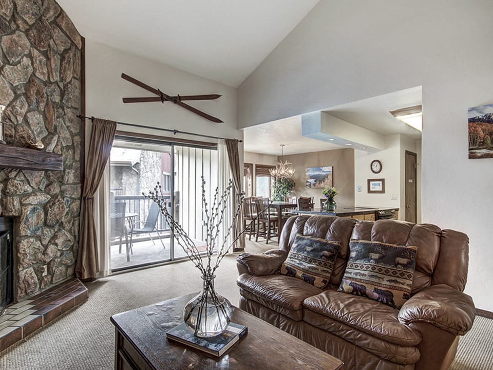 Living Area - Park Place 304C - Breckenridge Vacation Rental