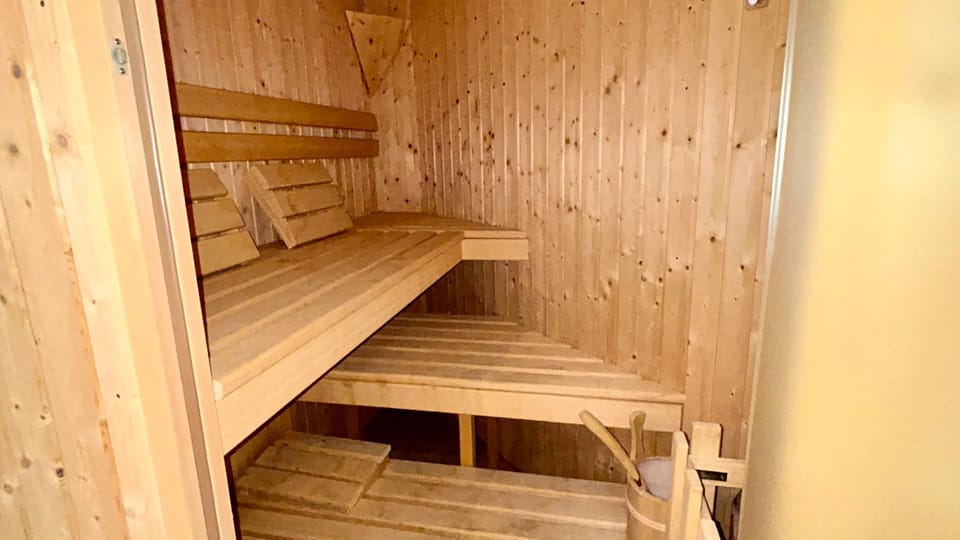 Marvelous Luxurious Furnished Flat with Outstanding Views Apartment in Saanen