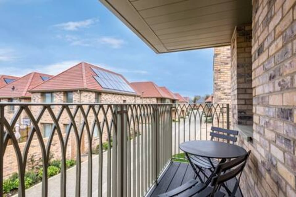 Stylish 4-BR House with 3 Ensuite & Free Parking House in Oxford