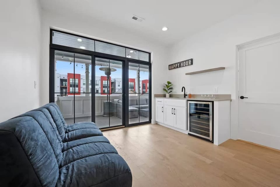 Short North - Free Parking - Convention - King Bed House in Ohio