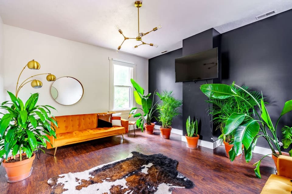 🌿 Jungle Nook by Jungle House | Downtown Chillicothe | Private Parking | 5,800+ Reviews | Walk to Historic District House in Chillicothe