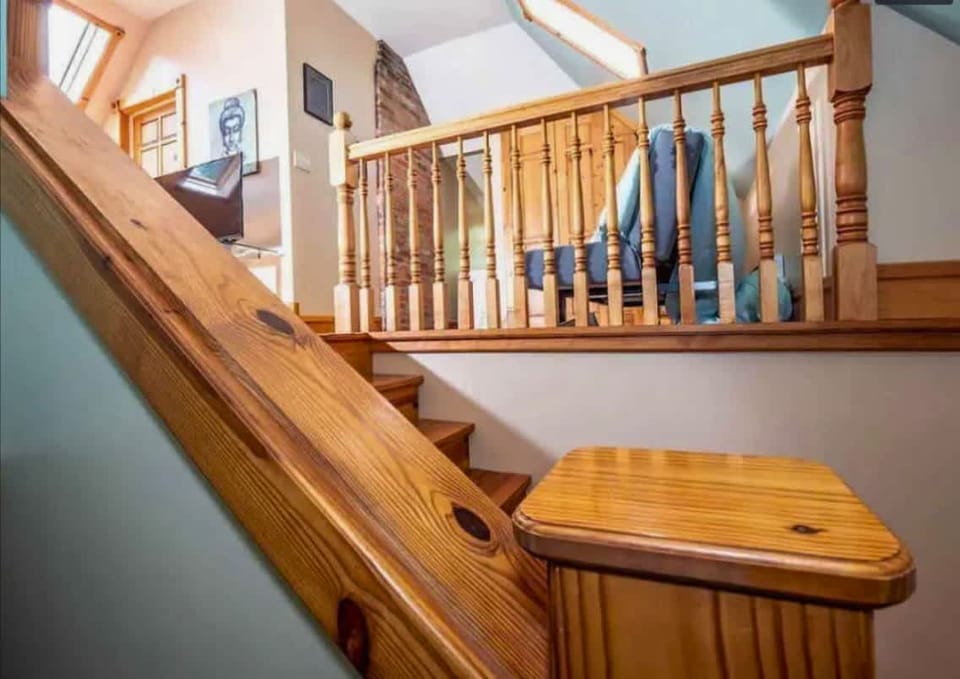 🌿 Garden Flat by Jungle House | Near Convention Center, OSU & Nationwide Arena | Downtown & Short North | 5,800+ Reviews | Free Parking House in Ohio