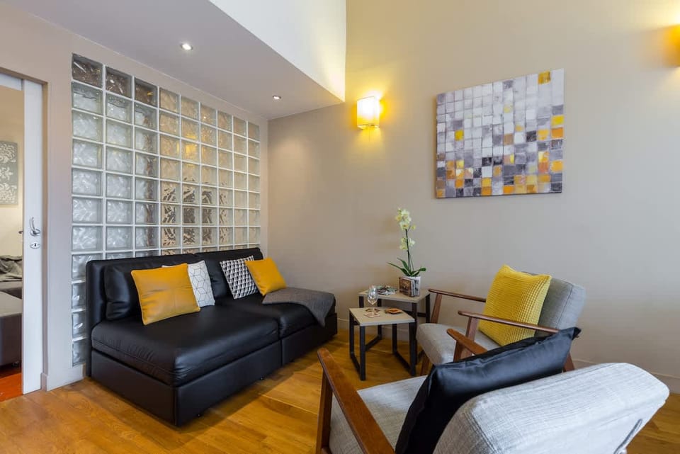 Elegant Riviera Retreat | Steps to Beach & Dining Apartment in Villefranche-sur-Mer