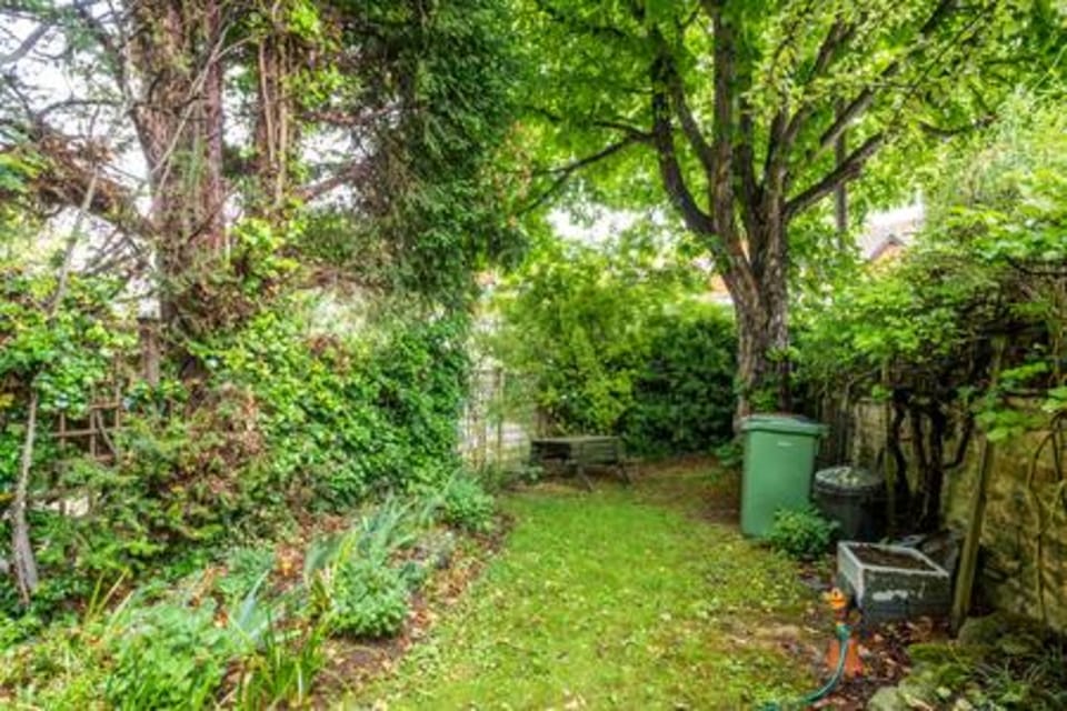 Basement Studio in Summertown with kitchenette Apartment in Oxford