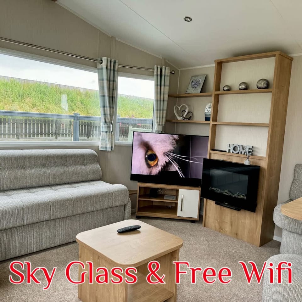 NB30 Wheelchair Caravan HotTubPet Friendly Campground/ 
RV Resort in Ingoldmells