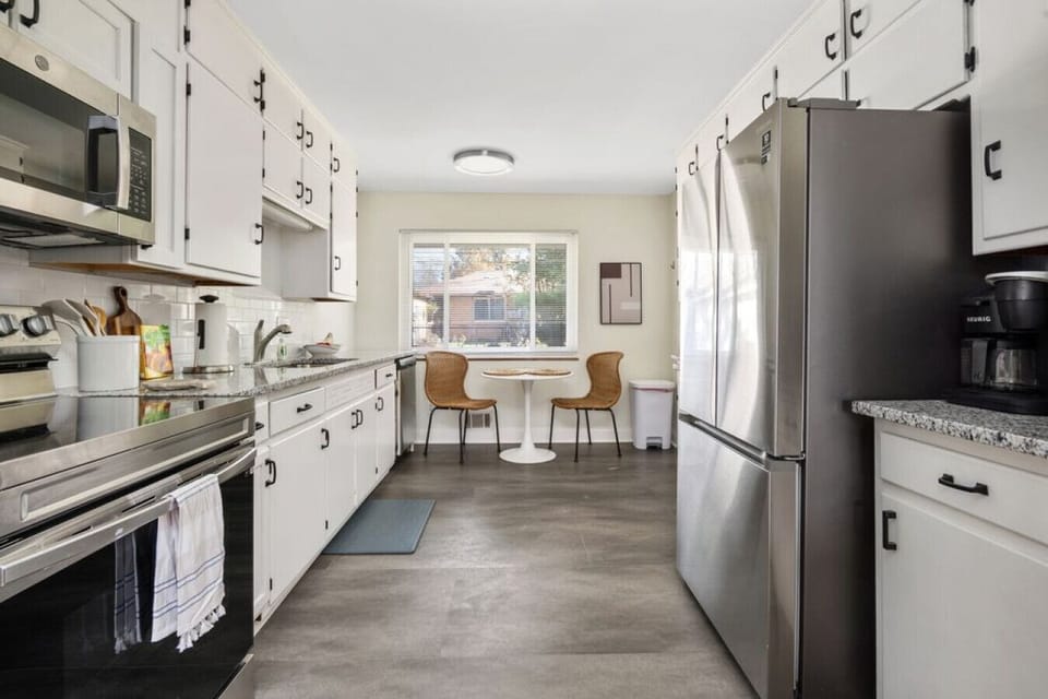 Fully Stocked Eat-In Kitchen