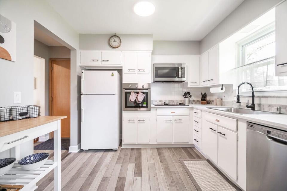 Fully Stocked Kitchen