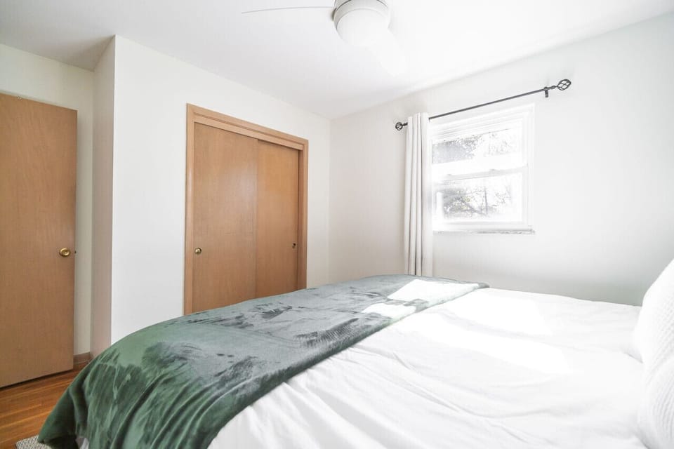Bedroom 2 with Closet
