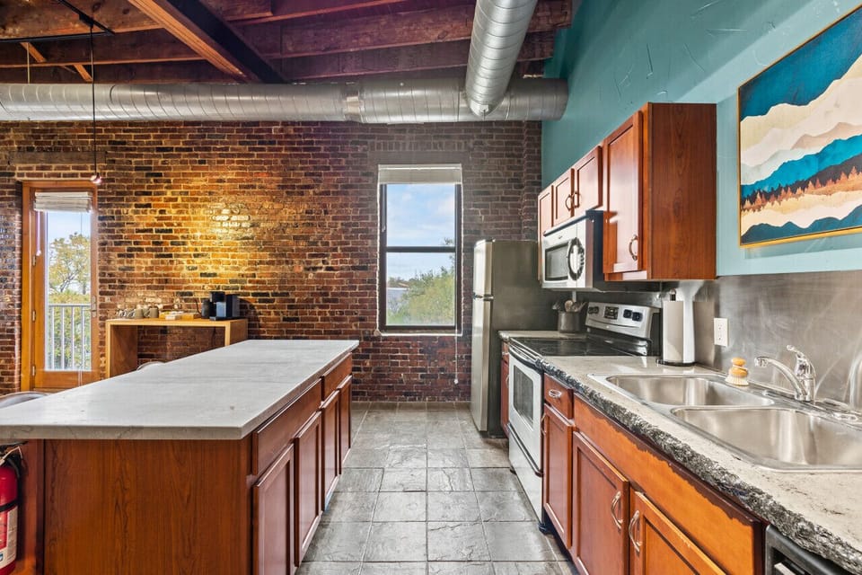Fully equipped kitchen with all you`ll need.