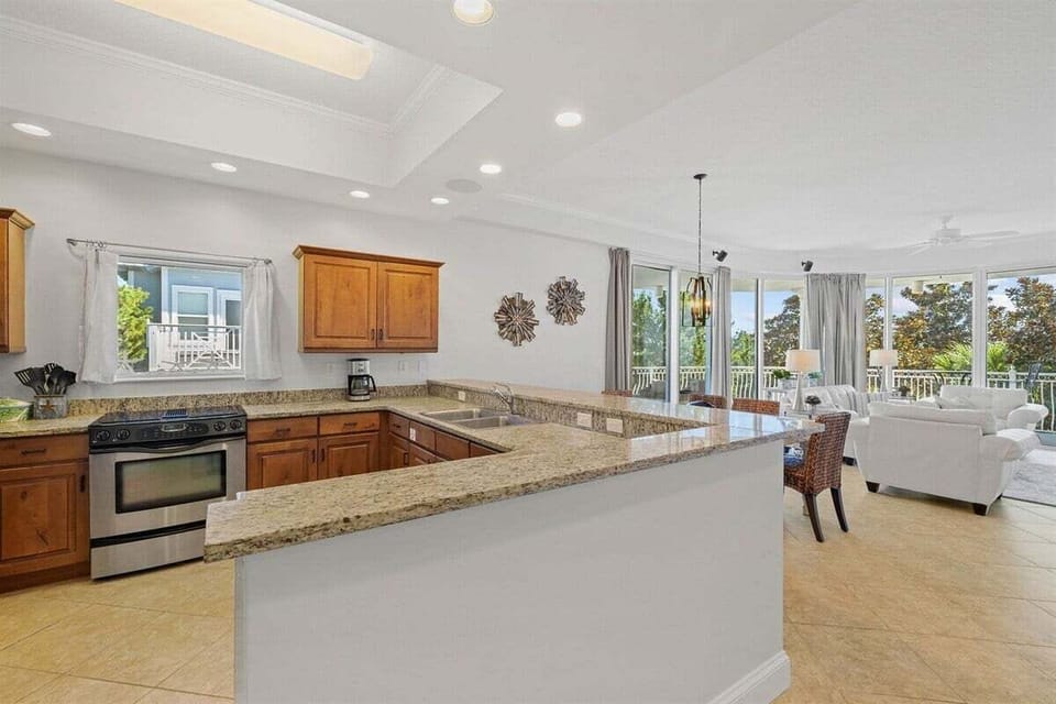 Thoughtfully equipped with granite finishes.